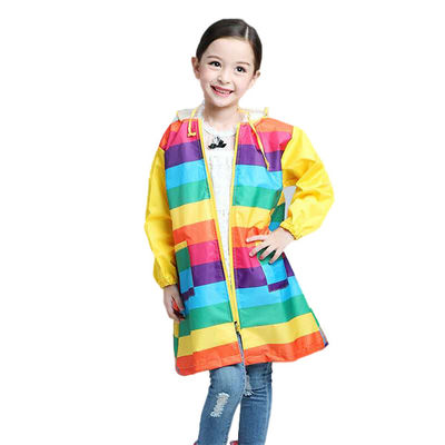Il modello dell'arcobaleno ha allineato i bambini che l'impermeabile per lo SGS unisex ha approvato Multisize